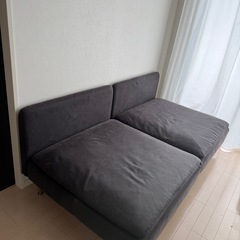 グレー ファブリック 2人掛けソファの画像