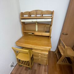 【学習机セット】椅子・引き出し付き２台まとめて（木製・ライト付き）の画像
