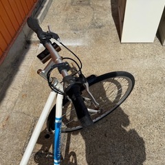 タイヤパンク　自転車の画像