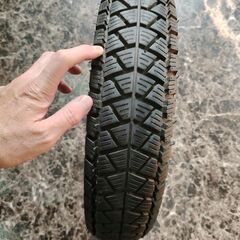 ★値下げ!! 12インチ スノータイヤ ダンロップD501A 100/100-12 62J 溝あり シグナス アクシス BW'S GROM モンキー リード KSR アドレス♪の画像