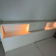 ベッドとマットレスの画像