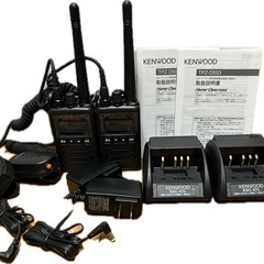新品　トランシーバー本体と付属品の画像