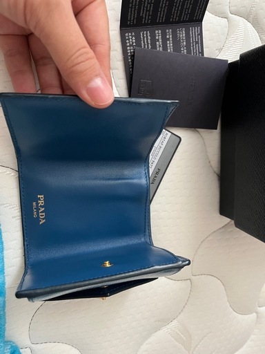 PRADA 三つ折り財布