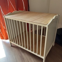 イケアのベビーベッドを再利用した犬小屋の画像