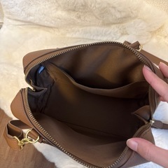 ユニクロレザータッチ2wayボストンバッグの画像