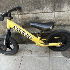 ストライダー黄色の画像