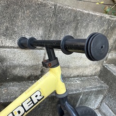 ストライダー黄色の画像
