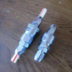 エアーカプラーの未使用品　２セットあり　ホースだけ使用した為残り物になりますの画像