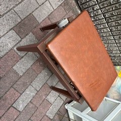 ピアノの椅子の画像