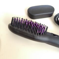 美品・DAFNI ・ヘアブラシアイロン・ヘアアイロンの画像