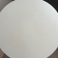 白いテーブルの画像