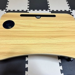 パソコンデスクの画像