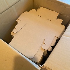 発送用箱　ハガキサイズx厚み4cmの画像