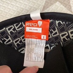 RED/BURTON プロテクターセットの画像