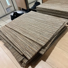 防炎　タイルカーペット　32枚の画像