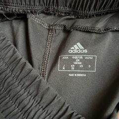 adidasスポーツショートパンツの画像