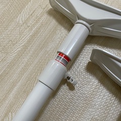 ホワイト 突っ張り棒 調整可能　2本 約50cm〜75cmの画像