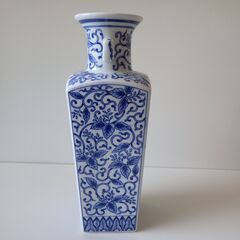 有田焼?　峰窯　染付 耳付花瓶　陶器製花瓶　和風の画像