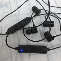 ( M-909 )DAISO ダイソー Buletooth　ワイヤレスイヤホン ５個まとめて まとめ売り ブラック 黒 動作確認済みの画像