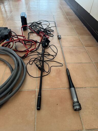 アマチュア無線機　iCOM IC2350D　ALINCO DT-840M 40A iCOM IC-2350DHigh watt機当時物ALINCO DT-840M 40Aアマチュア