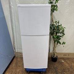 I472 🌈 お買い得品♪ ユーイング 冷蔵庫 (140L) ⭐ 動作確認済 ⭐ クリーニングの画像