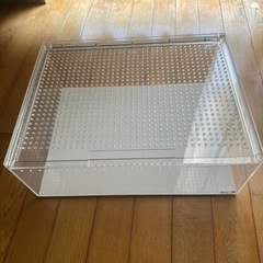 爬虫類飼育ケージの画像