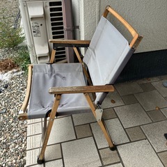 折りたたみイスの画像
