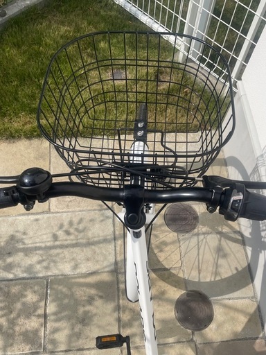 美品　自転車　シティサイクル　6段変速ギア付き　