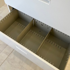 スチール書庫(鍵付き)の画像