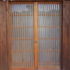 古い木製建具です。の画像