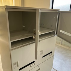 スチールロッカー(引き出し・鍵付き)の画像