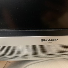 シャープAQUOS小さな2006年製テレビの画像