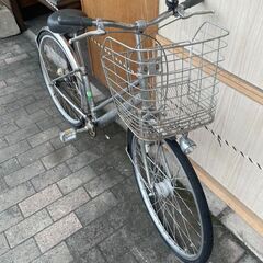 リサイクルショップどりーむ荒田店　No515 自転車　シティサイクル　２６インチ　オートライト付き　チェーンカバー無し(´;ω;｀)　走行は問題ありませんの画像