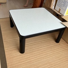 こたつの机の画像