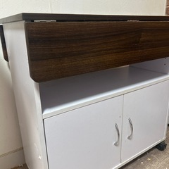 早い者勝ち カウンターテーブルの画像