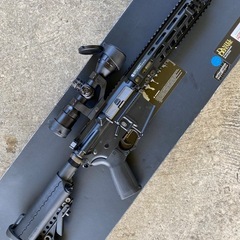 電子トリガー搭載 VFC VR16 電動ガンの画像
