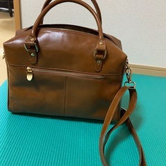 アッシュウッドレザーのレディースバッグの画像