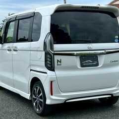 コミコミ🚘３日間限定出品！早者勝ち！H３０年式！ホンダセンシング！車検2年付！N-BOXカスタム！の画像
