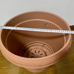 【室内使用ため美品】大きなプラスチック鉢　20L の画像