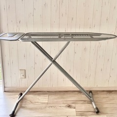 美品　アイロン台　高さ　調節可能の画像
