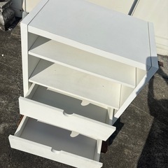 ★キャビネット付き収納棚★白★キッチンにリビングに使い方いろいろの画像
