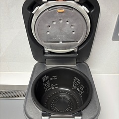 日立 炊飯器　RZ-W100DMの画像