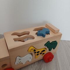 カップタワーとサファリバス（木製）の画像