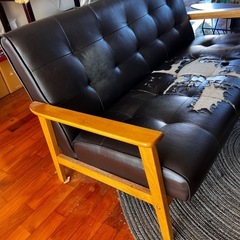 ソファー、ガラステーブルセット無料2〜3人用の画像