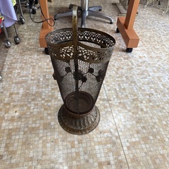 アンティーク風ワイヤー傘立ての画像