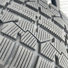 【秋割】中古スタッドレスタイヤ4本セット　225/45R 18
の画像