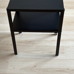 IKEA サイドテーブルの画像
