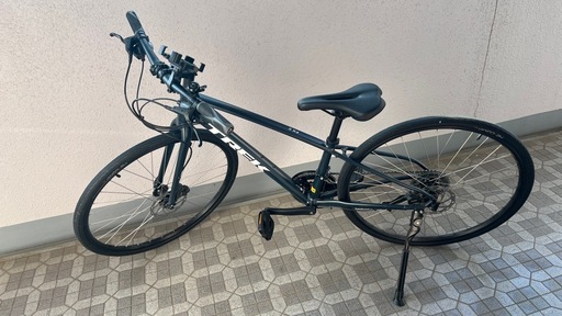 自転車　TREK FX2 Disc 2022年モデル