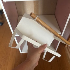 カラーボックスと磁石収納の画像