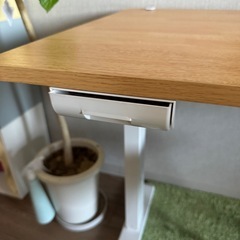 昇降デスク　在宅　
デスクワークの画像